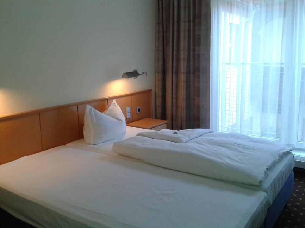 Garni-Hotel Zum Alten Ratskeller Vetschau Room photo