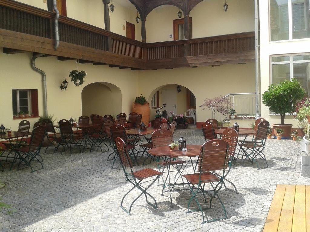 Garni-Hotel Zum Alten Ratskeller Vetschau Exterior photo